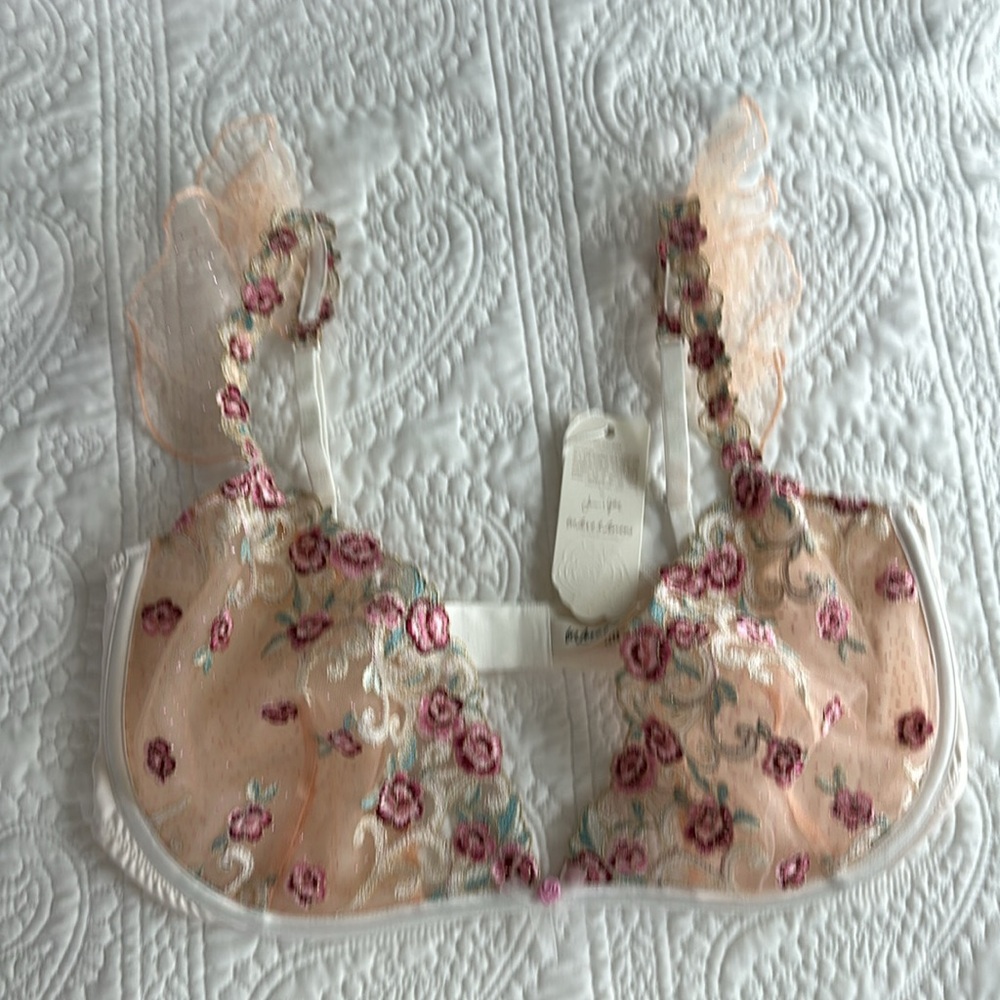 For Love And Lemons Siena Ruffle Bra 38D NWT Cream Roses Embroidered Lingerie - Picture 2 of 5